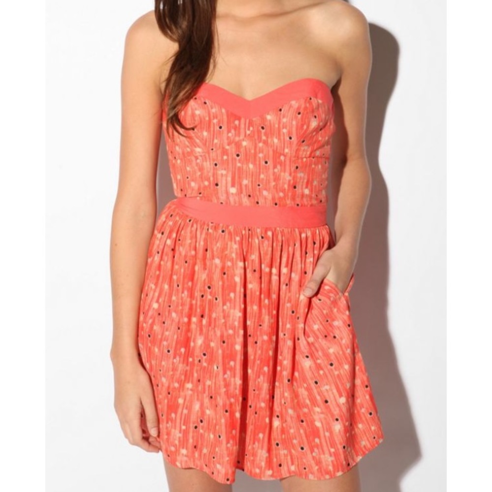 Kimchi Blue strapless dress !